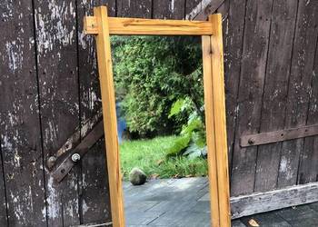 Lustro w drewnianej ramie 93/57