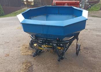 Rozsiewacz nawozów Amazone 1000L