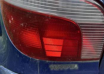 Sprzedam tylnie lampy od toyoty yaris