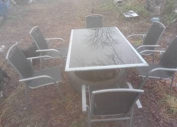 Zestaw mebli ogrodowych 6 krzeseł stół szklany parasol krzesła metalowe