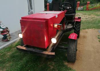 Ciągnik traktor
