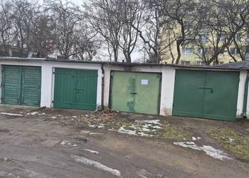 Garaż murowany z kanałem