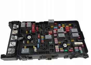 SKRZYNKA BEZPIECZNIKÓW 68235120AB 3.3 B 272KM Jeep Cherokee V (2014-  )