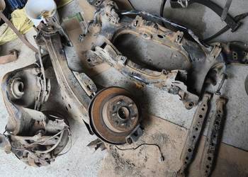 Kołyska tył, wahacze tył z zaciskam Renault koleos, nissana xtrail t31