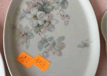 Patera. Rosenthal. Syg. Thomas Bavaria.  Z 1924 r.  Biała porcelana z kwitn Patera. Rosenthal. Syg. Thomas Bavaria.  Z 1924 r.  Biała porcelana z kwitn