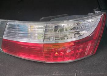 Lampa prawa tyl Toyota Awensis 2009
