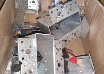 Gwoździe i kątowniki