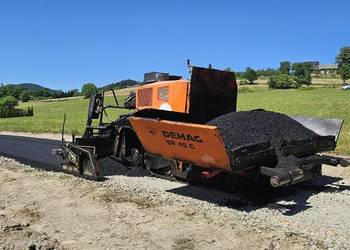 Rozściełacz do asfaltu demag df45