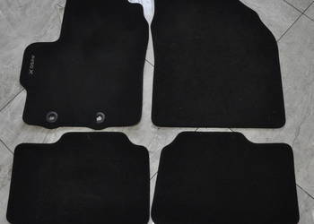 Dywaniki welurowe Toyota Aygo X 2022 oryginalne