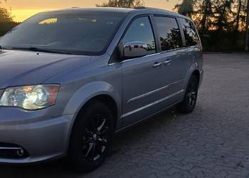 Chrysler town country polecam