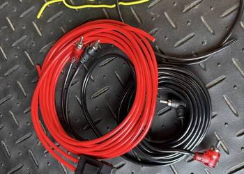 Zestaw kabli do podłączenia subwoofera / wzmacniacza (ok. 4 m)