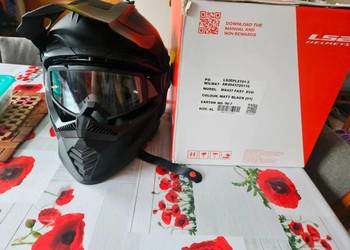 Sprzedam kask motocyklowy z goglami.