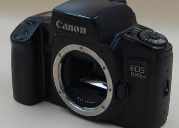 Aparat Canon EOS 100QD