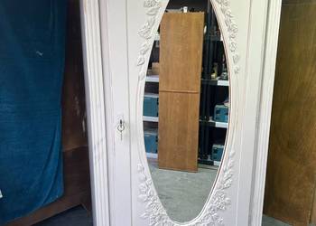 Szafa drewniana z owalnym lustrem