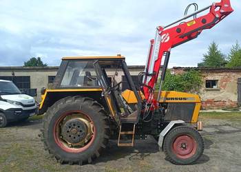 Ładowacz czołowy z montażem V1500