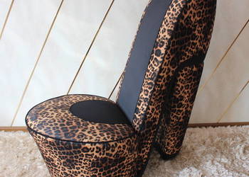 Piękny fotel damski but panterka