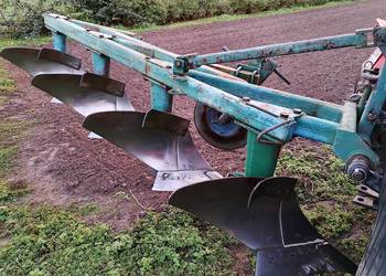 Pług Unia Grudziądz 4 skibowy 4x30