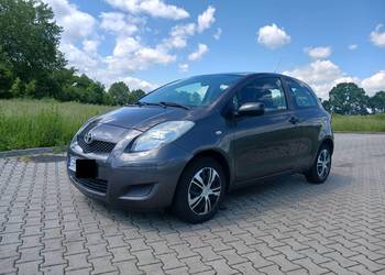 Toyota Yaris 2010r super stan bezwypadkowa dwa komplety kół
