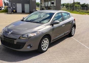 Renault Megane III * 1.6 benz. 110KM