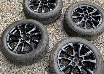 Koła Mazda felgi aluminiowe 205/60R16 5x114.3 z oponami zimowymi.
