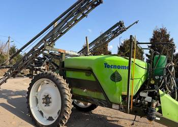 Opryskiwacz TECNOMA 2400L ,beczka 2400 litrów ramiona 18m