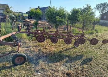 Zgrabiarko - przetrząsarka "słoneczko" Zgrabiarko - przetrząsarka "słoneczko"