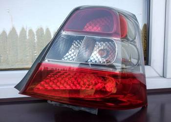 Honda Civic VII 7 LIFT FL 5d lampa tył tylna prawa oprawki oryginał