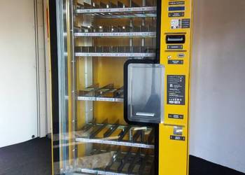 Zniczomat, automat sprzedający do wkładów i zniczy