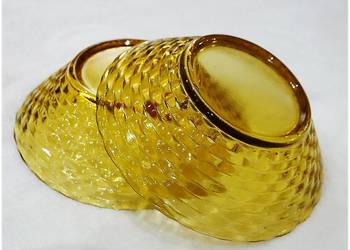 Dwie Salaterki Małe Miseczki Miodowe Huta Szkła Prądniczanka lata 70' PRL