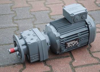 Motoreduktor kołnierzowy 1.5kw. 142obr./min.. SEW