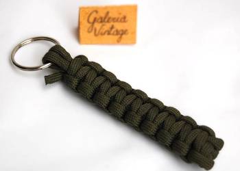 Brelok pleciony ze sznurka paracord, khaki, militarny