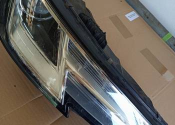 Reflektor prawy audi a4b9 Xenon orginalny
