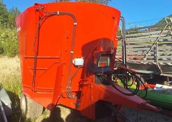 Wóz paszowy kuhn 870