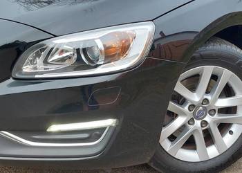 Volvo V60 Lift 2.0 150KM D3  - xenon - skóra - navi - webasto - virtual -