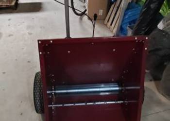 Rozsiewacz, rozrzutnik, dyspenser piasku, ziemii, granulatu. 200kg