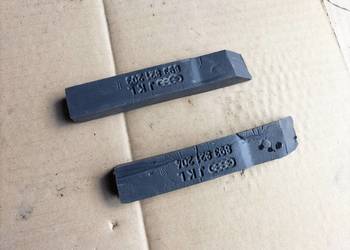 AUDI 80B3 80 B3  USZCZELKA BŁOTNIKA PRZÓD PRZEDNIEGO LEWA + PRAWA