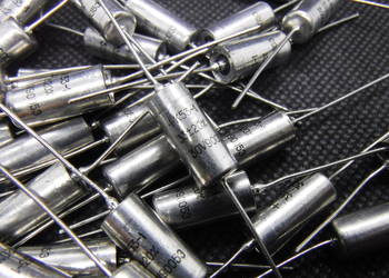 Kondensator K53-1 33uF 30V +/-20% tantalowe capacitor К53-1