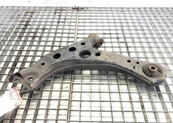 WAHACZ PRAWY PRZÓD TOYOTA COROLLA E21 Sedan/Limuzyna PRZEDNI, PRAWA