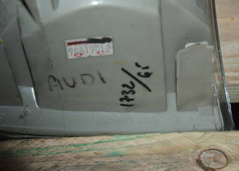 KIERUNKOWSKAZ AUDI 80 91-96 PRAWY BIAŁY
