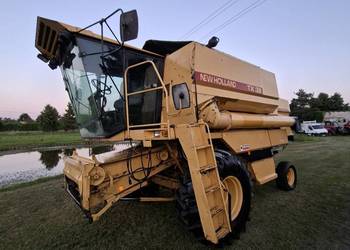 Kombajn New-Holland TX 32  / hederu 4.5  m