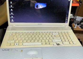 Sprzedam laptopa Sony Vaio VPCEJ1L1E