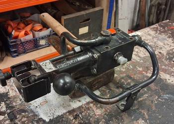 Rozdzielacz hydrauliczny podnośnika c-330 Hydrotor