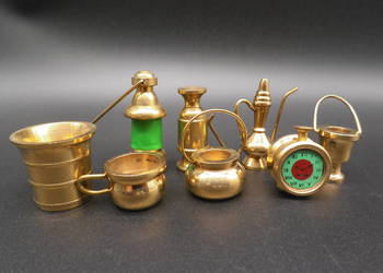 Zestaw 8 małych figurek mosiężnych miniatur