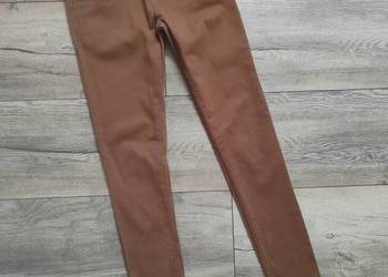 Brązowe Karmelowe spodnie skinny Internacionale