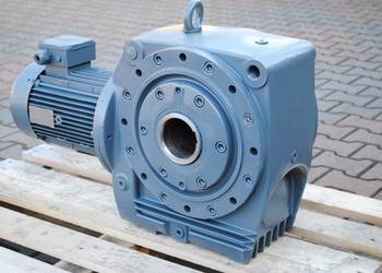 Motoreduktor kątowy 5,5kw. 12obr. SEW. typ: SA92TDV132S4