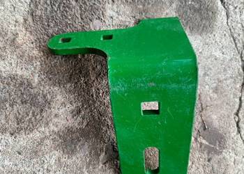 Uchwyt CC104502 ład John Deere 531 551 583 651 5720,5070M,5090R/M, 5100R/M