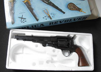 rewolwer czarnoprochowy   Rogers  & Spencer EUROARMS  kal. 44