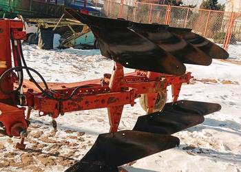 Pług 3 skibowy obrotowy