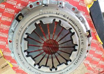 Komplet sprzęgła toyota TOYOTA ALTIS AVENSIS CELICA COROLLA 31250 05012/13