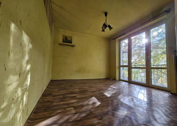 Jasna i przestronna kawalerka 37 m² z widokiem na park, w cichym bloku z c… Jasna i przestronna kawalerka 37 m² z widokiem na park, w cichym bloku z c…